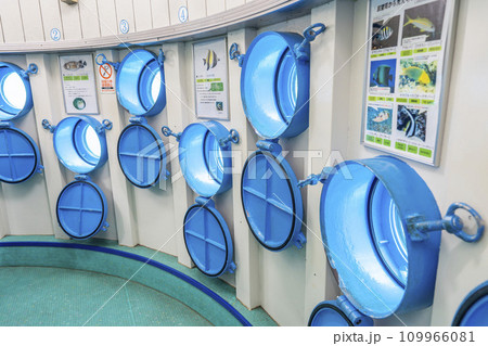 ブセナ海中公園　海中展望塔内部　沖縄県名護市 109966081