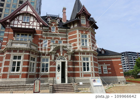 門司港レトロ　北九州市大連友好記念館 109966642