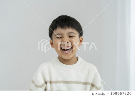 笑顔の小学1年生の男の子 ポートレート 笑顔の小学1年生の男の子 ポートレート 109967226