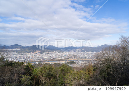 牛田山の山頂から見た景色(牛田山縦走路) 牛田山の山頂から見た景色(牛田山縦走路) 109967999
