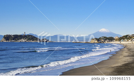 湘南の海と砂浜 湘南の海と砂浜 109968155