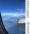 飛行機からの富士山 109971569