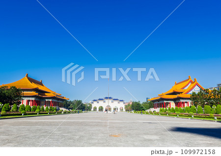 台北 中正紀念堂 自由広場牌樓と国家両庁院 台北 中正紀念堂 自由広場牌樓と国家両庁院 109972158