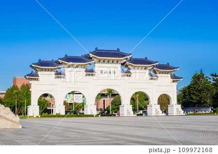 台湾　中正紀念堂　自由広場牌樓 109972168