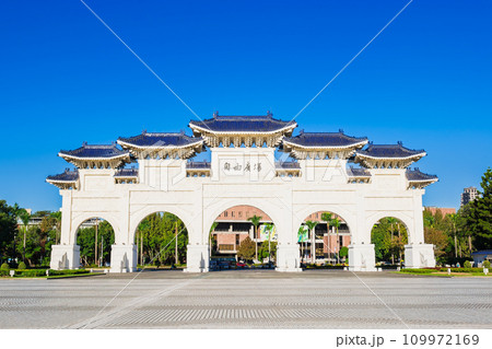 台湾　中正紀念堂　自由広場牌樓 109972169
