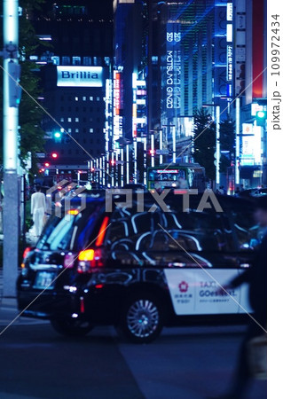 銀座の雑踏 109972434