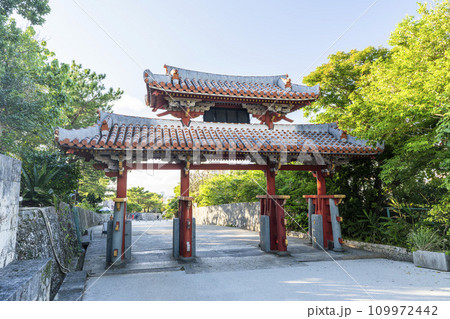 青空と首里城 守礼門 沖縄県那覇市 青空と首里城 守礼門 沖縄県那覇市 109972442