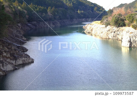 渇水のダム湖 渇水のダム湖 109973587