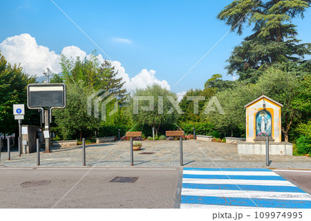 Regina Theodolinda Square 109974995