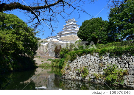 姫路城031 大天守、小天守、濠、石垣 姫路城031 大天守、小天守、濠、石垣 109976846
