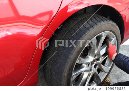 スタッドレス　タイヤ交換作業 109976883