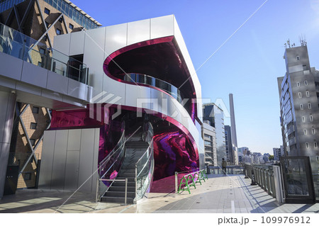 再開発された複合施設 渋谷サクラステージ にぎわいSTAGEのシンボル しぶS 再開発された複合施設 渋谷サクラステージ にぎわいSTAGEのシンボル しぶS 109976912