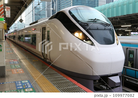 東京駅に停車中の「JR東日本E657系電車」 東京駅に停車中の「JR東日本E657系電車」 109977082