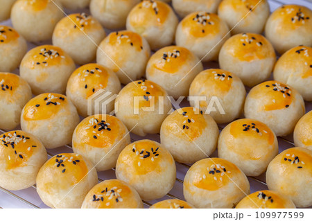 Baked Pastry Item, Chinese Culture, Chinese Food, Dessert - Sweet Food, White Background 109977599