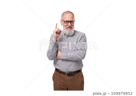 elderly smart boss man with a white beard and mustache works in a business company 109979952