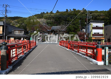 秋の修禅寺・静岡県伊豆市 /弘法大師建立・修善寺物語・夜叉王・映画 歌舞伎・源頼家暗殺事件 秋の修禅寺・静岡県伊豆市 /弘法大師建立・修善寺物語・夜叉王・映画 歌舞伎・源頼家暗殺事件 109981919