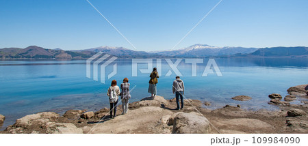 湖のパノラマ写真 湖のパノラマ写真 109984090
