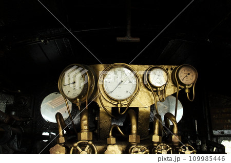 蒸気機関車の計器類のイメージ 109985446