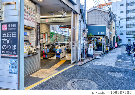 大田区西蒲田の都市風景 蓮沼駅 大田区西蒲田の都市風景 蓮沼駅 109987289