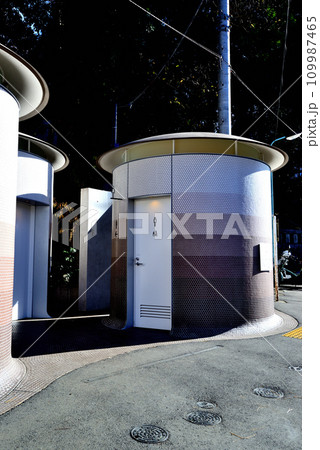 渋谷区 代々木八幡公衆トイレの風景 渋谷区 代々木八幡公衆トイレの風景 109987465