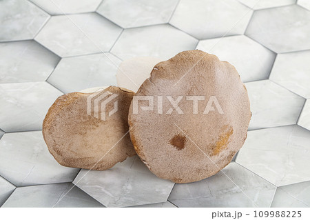 Raw Eringi mushrooms for cooking Raw Eringi mushrooms for cooking 109988225