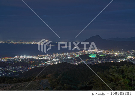 【十文字原展望台より別府市内を一望 (夜)】 大分県別府市野田字池ノツル 【十文字原展望台より別府市内を一望 (夜)】 大分県別府市野田字池ノツル 109988883