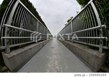 長い通路 長い通路 109990264