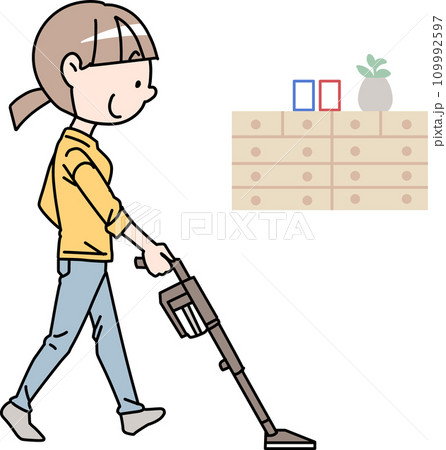 掃除機をかける女性 掃除機をかける女性 109992597