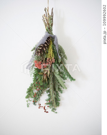 クリスマス　スワッグ　ハンドメイド 109992602