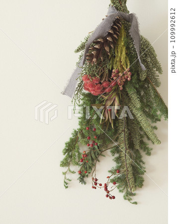 クリスマス　スワッグ　ハンドメイド 109992612