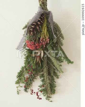 クリスマス　スワッグ　ハンドメイド 109992615