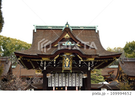 京都新春 北野天満宮の三光門 京都新春 北野天満宮の三光門 109994652