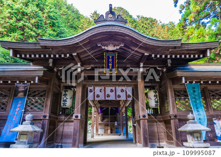 滋賀県大津市錦織の宇佐八幡神社 中門 滋賀県大津市錦織の宇佐八幡神社 中門 109995087