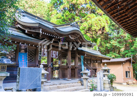 滋賀県大津市錦織の宇佐八幡神社 中門 滋賀県大津市錦織の宇佐八幡神社 中門 109995091