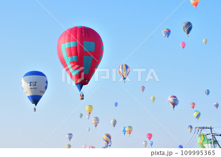 熱気球・バルーン 109995365