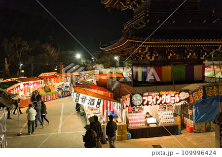 【大阪府】1月・お正月に家族で参拝する《夜景》 109996424