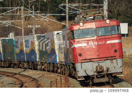 JR貨物　ED76形牽引貨物列車 109997468