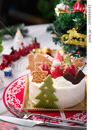 クリスマスケーキ 109998442