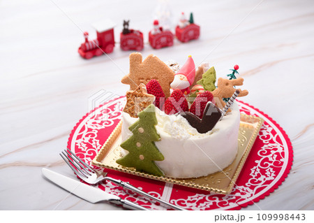 クリスマスケーキ 109998443