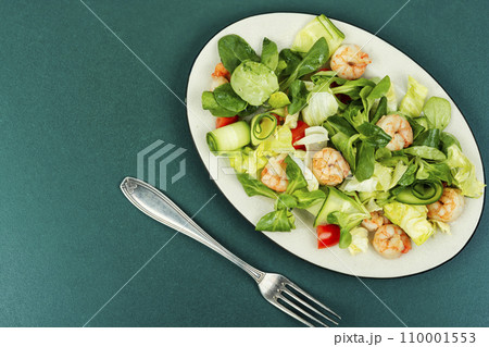 Homemade vegetable salad with shrimp. Homemade vegetable salad with shrimp. 110001553