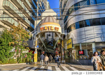 大田区蒲田の都市風景　蒲田駅　京浜蒲田商店街あすと 110003469