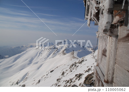 春の雪山 春の雪山 110005062
