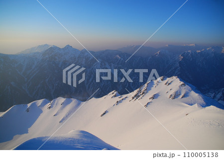 春の雪山日の出登山 110005138