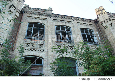 An old abandoned house. The devastation, the decline of the house of the city after the war. Refugees aftermath of war earthquakes An old abandoned house. The devastation, the decline of the house of the city after the war. Refugees aftermath of war earthquakes 110006597