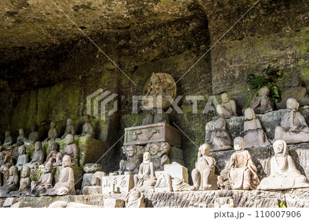 千葉県鋸南町 鋸山日本寺 千五百羅漢 日牌堂 千葉県鋸南町 鋸山日本寺 千五百羅漢 日牌堂 110007906