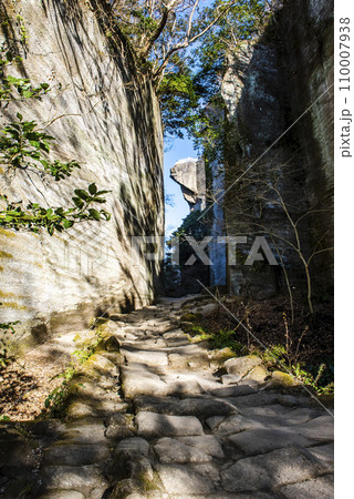 千葉県鋸南町 鋸山日本寺 石切場跡 千葉県鋸南町 鋸山日本寺 石切場跡 110007938