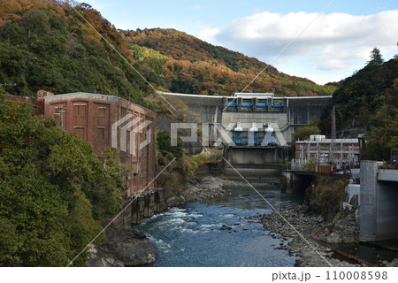 秋の天ヶ瀬ダム　宇治 110008598