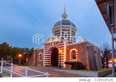 Leiden city gate Morspoort, Netherlands Leiden city gate Morspoort, Netherlands 110010526