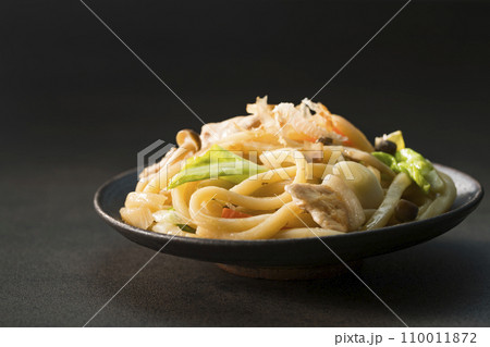 焼きうどんにかつおぶし 110011872