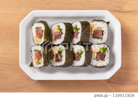 (めばち鮪)鉄火納豆中巻き (めばち鮪)鉄火納豆中巻き 110011926